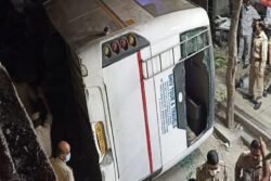 One Dead, Several Feared Injured as Bus Falls Off Flyover in UP's Ghaziabad