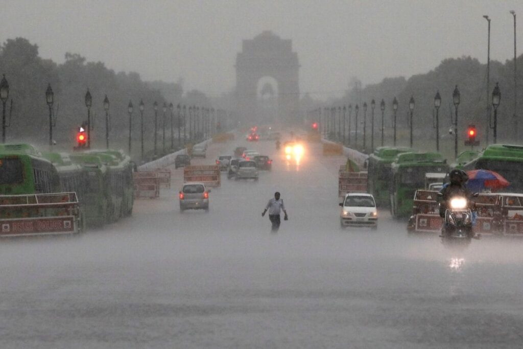 Heavy Rains Lash Delhi, Maximum Temperature Settles at 30.4 Degree Celsius