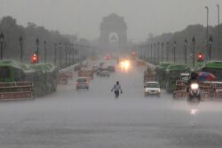 Delhi Records Minimum Temp of 20 Degrees Celsius, Rain Likely on Sunday: IMD