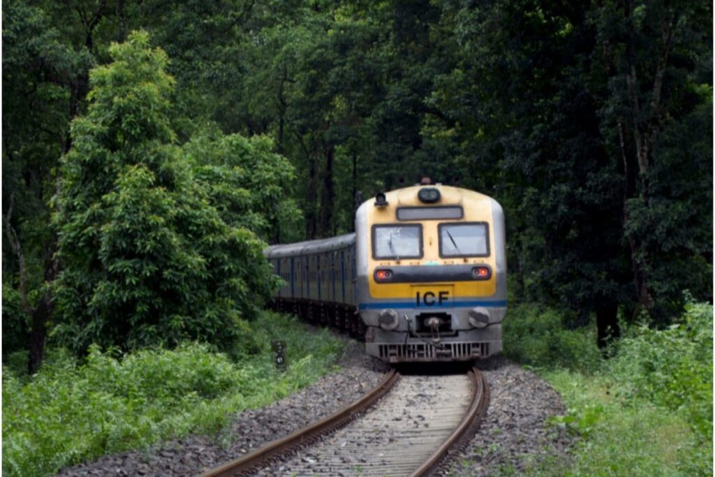 Indian Railways to Operate Special Trains From Mumbai to UP, Bihar Ahead of Diwali, Chhath Puja