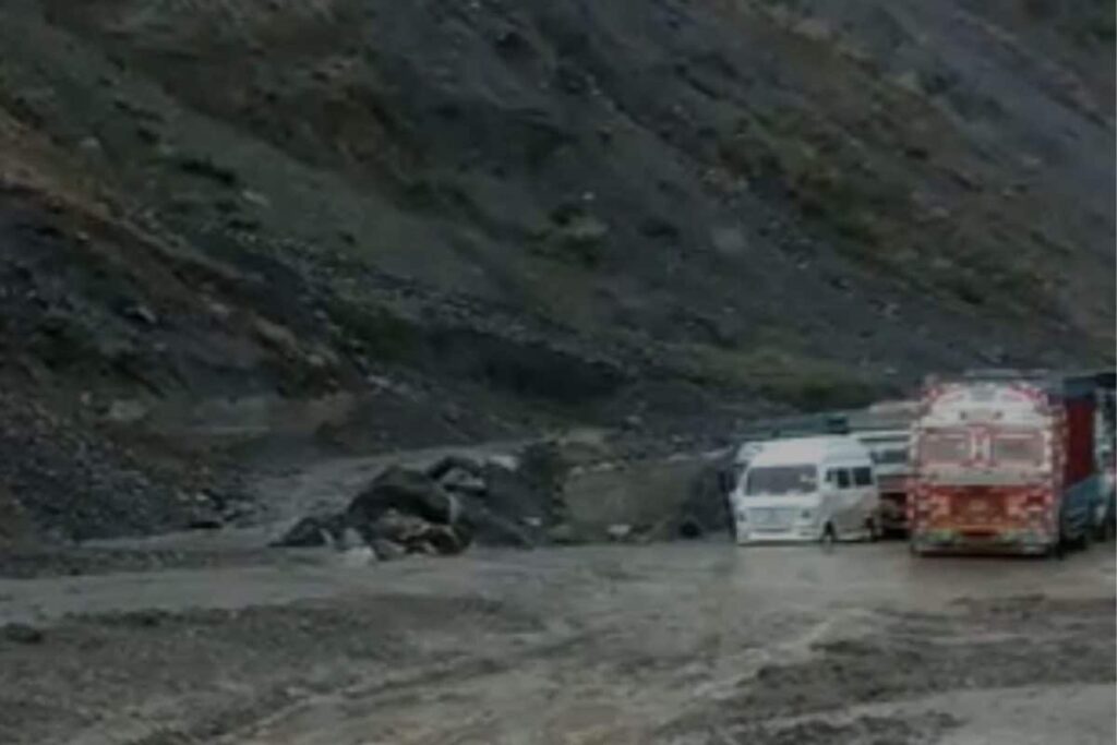 Landslides Block Jammu-Srinagar Highway, Mughal Road Closed After First Snowfall