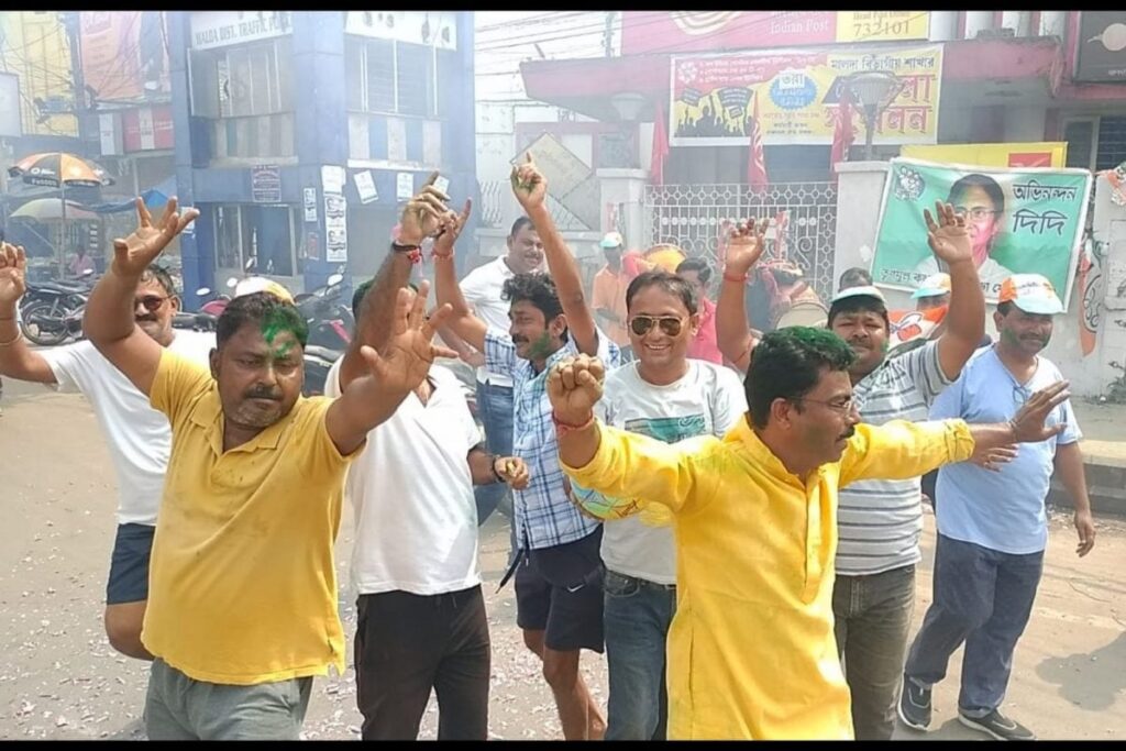 As Mamata Wins Bhabanipur, Gloom Descends On BJP Kolkata Offices; Celebrations Galore for TMC