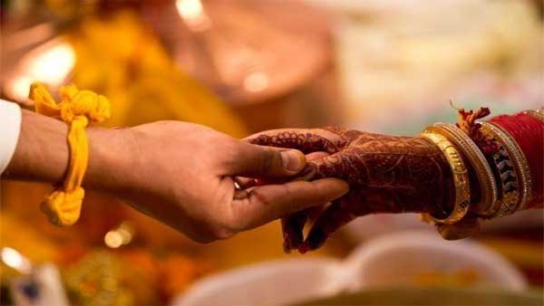 Muslim marriage is a contract and not sacrament unlike a Hindu marriage: HC