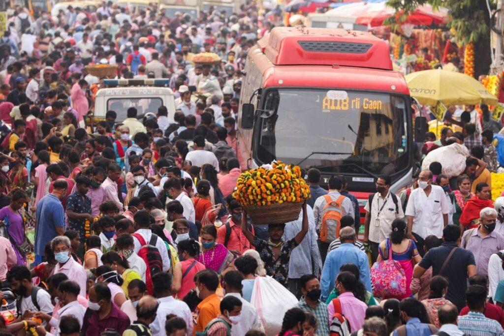 Maharashtra Shops can Remain Open Till 11 pm, Eateries & Restaurants till Midnight