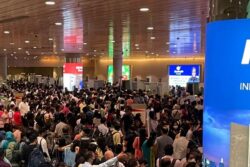 ‘People Throwing Luggage, Chaos Everywhere’: Heavy Navratri Rush Turns Mumbai Airport into Panic Box