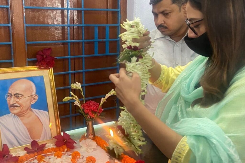 TMC MP Nusrat Jahan Back to Work Month After Giving Birth: 'Have a Duty Towards My People'