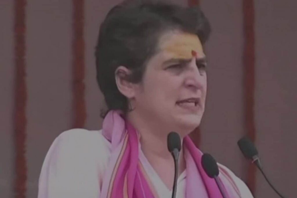 Chandan on Forehead, Durga Stuti at Varanasi: Priyanka Gandhi's 'Devout Hindu' Ride En Route to UP Polls