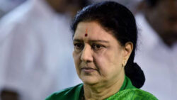 Sasikala visits Jayalalithaa's memorial in Marina beach; first since release from prison