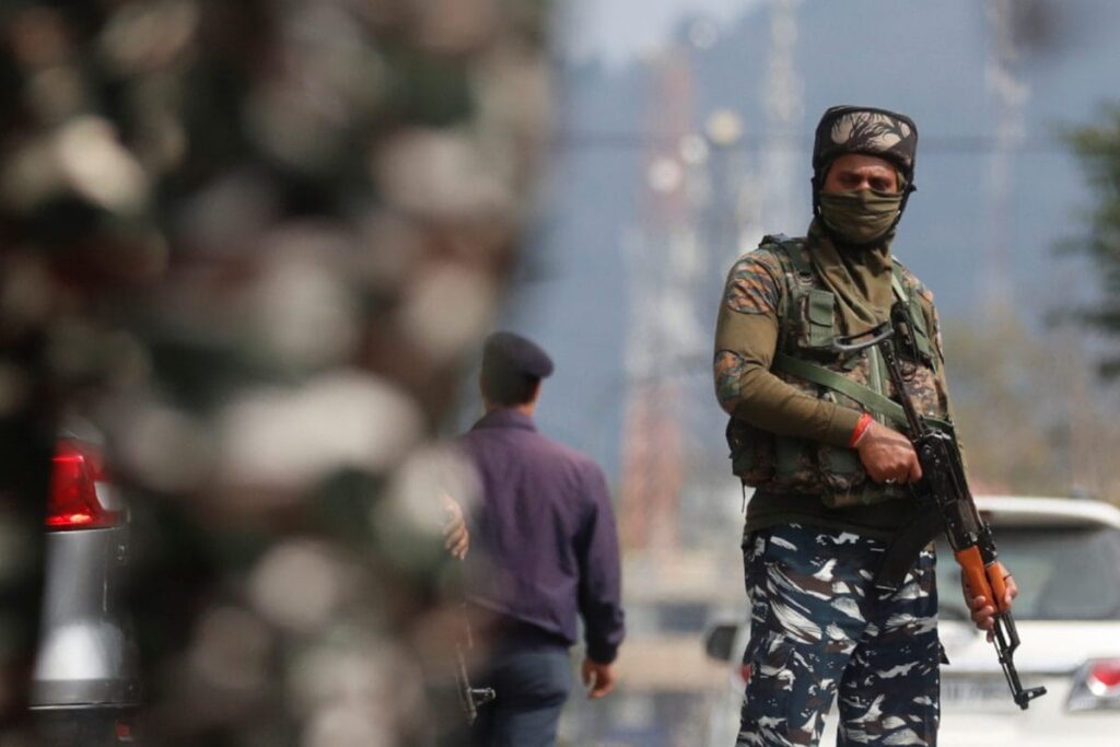 Encounter Breaks Out Between Militants, Security Forces in Srinagar's Chanapora Area