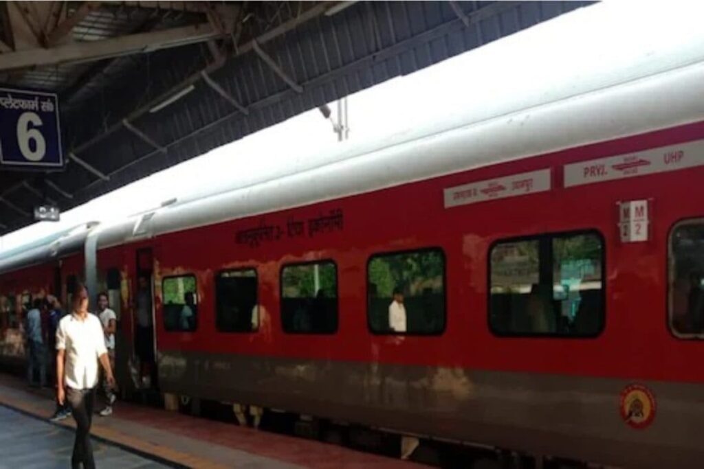 Railways to Start Special Trains Between UP and Delhi, Mumbai Ahead of Diwali