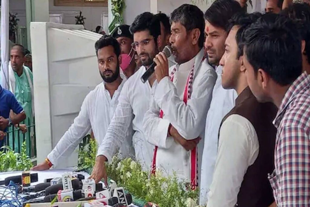 Nitish Kumar Attends Ram Vilas Paswan's Death Anniversary Function in Bihar