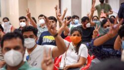 India reaches the 1 billion COVID-19 milestone