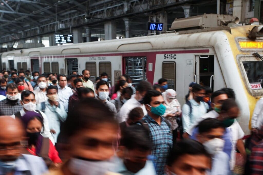 Fully-vaccinated People Can Now Travel in Mumbai Trains, Railways to Issue Daily Tickets