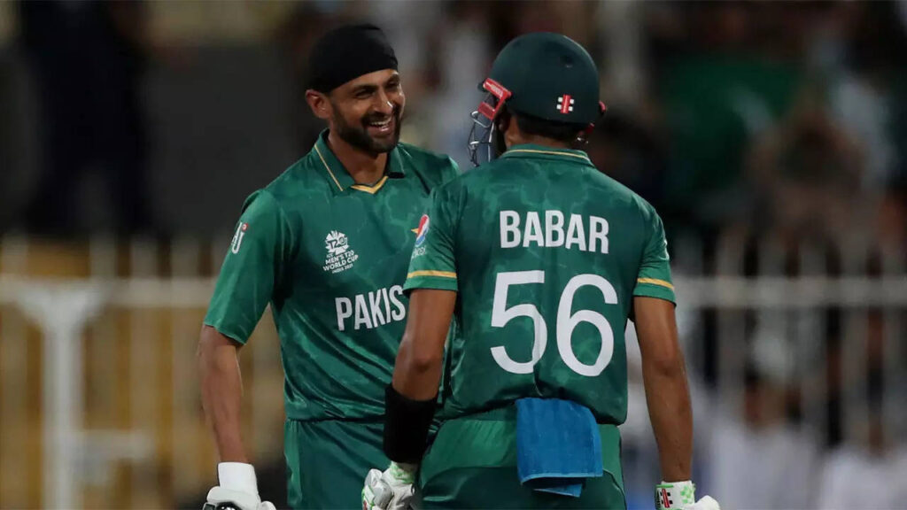 T20 WC: Malik sizzles in Pakistan's 72-run win, to face Australia in semis