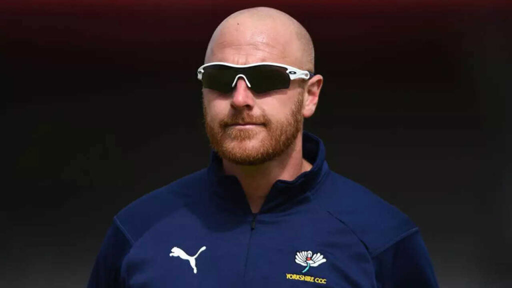 Yorkshire suspend coach Andrew Gale for historical tweet