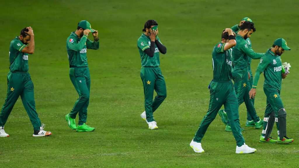 T20 World Cup: Pakistan PM Imran Khan leads praise after team's loss