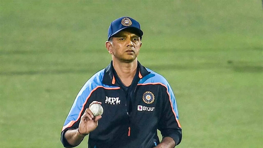 Dravid will handle coaching like his safe and strong batting: Gavaskar