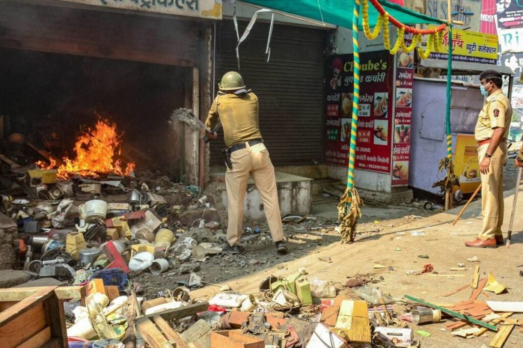 Indefinite Curfew Imposed in Maharashtra's Amravati as Fresh Violence Erupts; Shops, Private Property Damaged