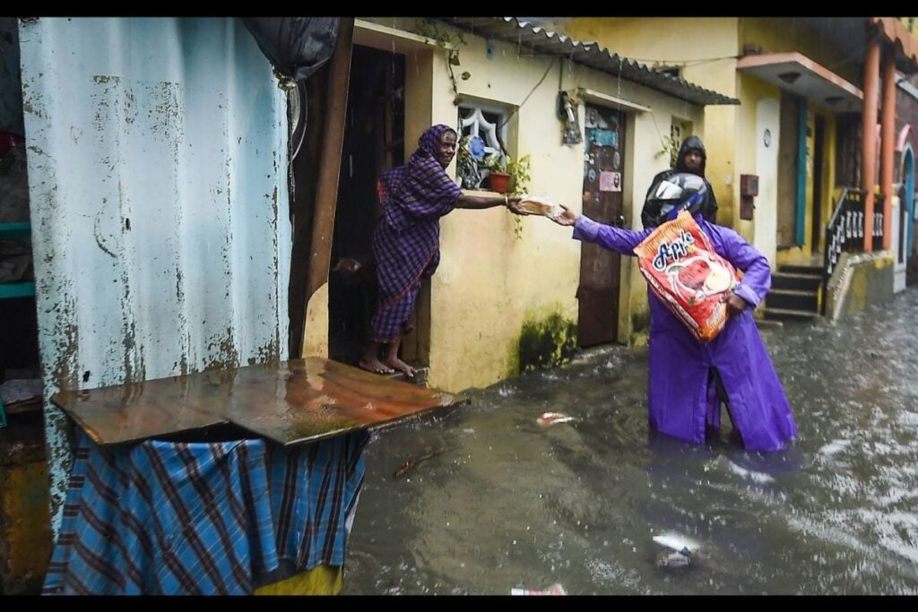 Tamil Nadu Rains LIVE Updates: Red Alert in Chennai, Kanchipuram as IMD Warns of Heavy Rains; Depression to Cross Over State Today