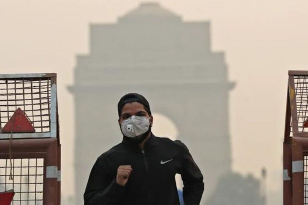 Delhi's Air Quality Poor for 6th Day on Trot, Predicted to Enter Red Zone on Diwali