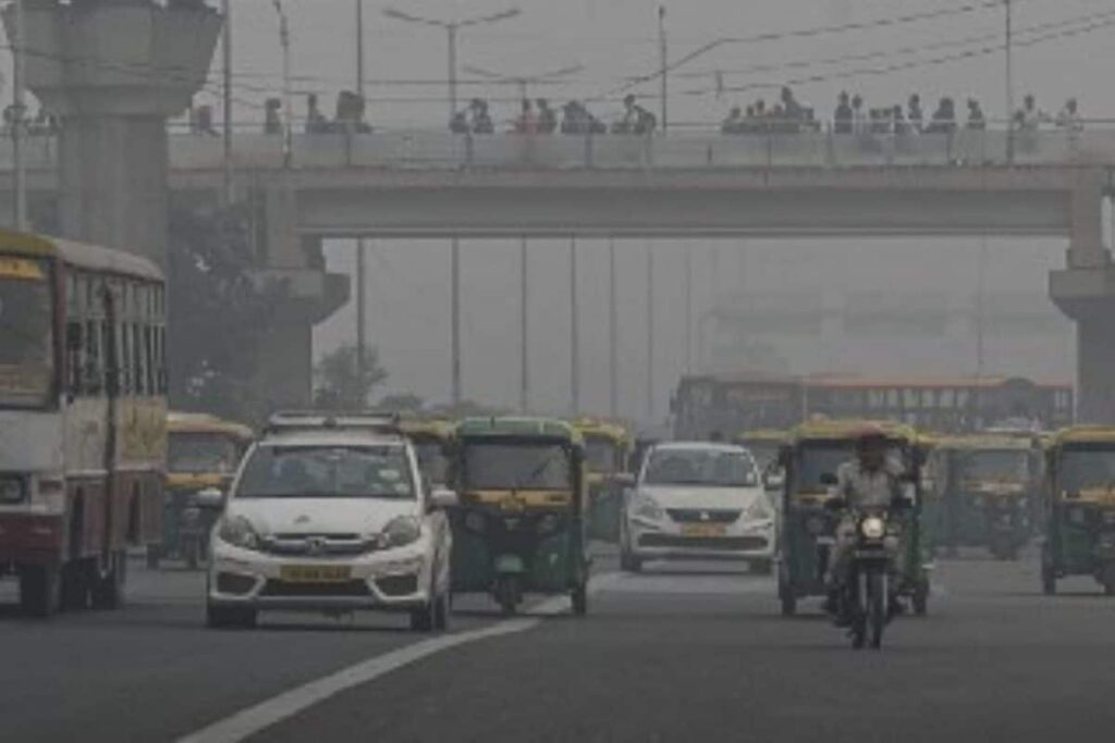 Breather for Delhi? After 3 Days, Favourable Wind Speed Bring AQI from 'Severe' to 'Very Poor'