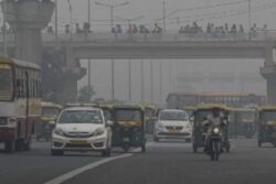 Delhi Weather LIVE Updates: Smog Continues to Choke Delhiites as AQI in 'Severe' Category