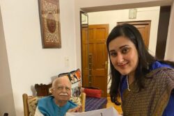 Sushma Swaraj's Daughter Continues her Tradition, Greets LK Advani on his B'day with Cake