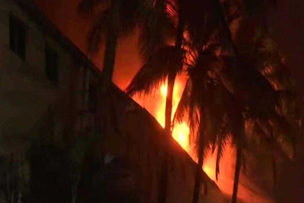 Mumbai Fire: Blaze Engulfs Samsung Service Centre in Kanjurmarg, 11 Fire Tenders Rushed, Rescue Op On