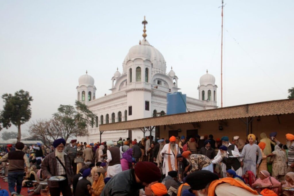 Pakistan's Top Sikh Body Welcomes India's Decision to Reopen Kartarpur Corridor