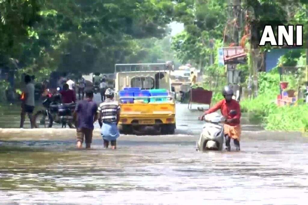 Heavy Rains Disrupt Daily Life in Tamil Nadu, Schools Shut in 18 Districts Today