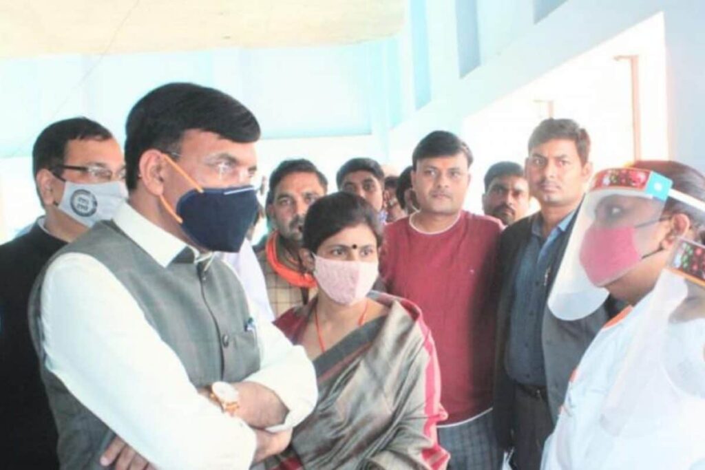 Health Minister Mandaviya Visits Households in UP Village to Push for Covid Vaccination