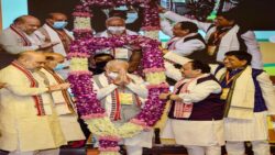 'BJP not centred around any family, its values are 'sewa, sankalp, samarpan': PM Modi