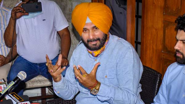 Navjot Singh Sidhu has his way, Punjab Cabinet accepts resignation of top govt lawyer