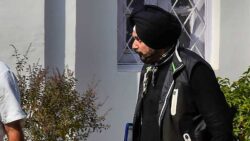 Sidhu calls Pakistan PM Imran 'Bade Bhai' at Kartarpur Sahib; Draws BJP's ire