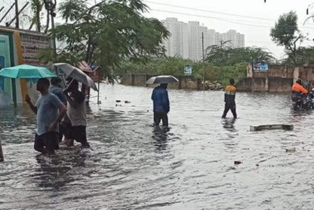 Chennai Flood Fury: Heavy Rain Alert for Next 4 Days; IMD Warns of 'Localised Landslides'