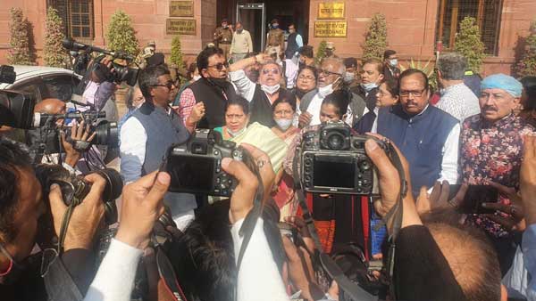 Denied appointment by Amit Shah, TMC MPs protest outside MHA over Tripura 'violence'