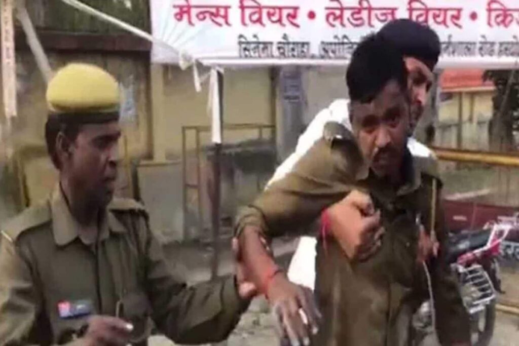 In UP's Hardoi, Drunk Home Guard Creates Ruckus, Misbehaves With Passersby