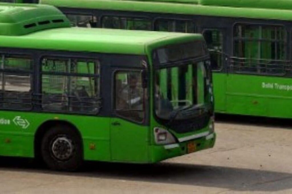 Going Green: Kolkata to Have Over 1,000 CNG Buses Soon; EV Charging Stations to Come Up