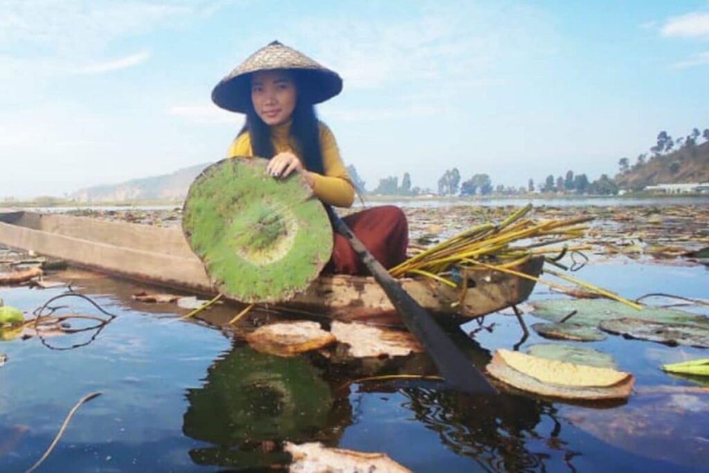 Lotus Fiber Weaver, Bijiyashanti, Excels As an Entrepreneur, Provides Employment to 30 Women in Manipur