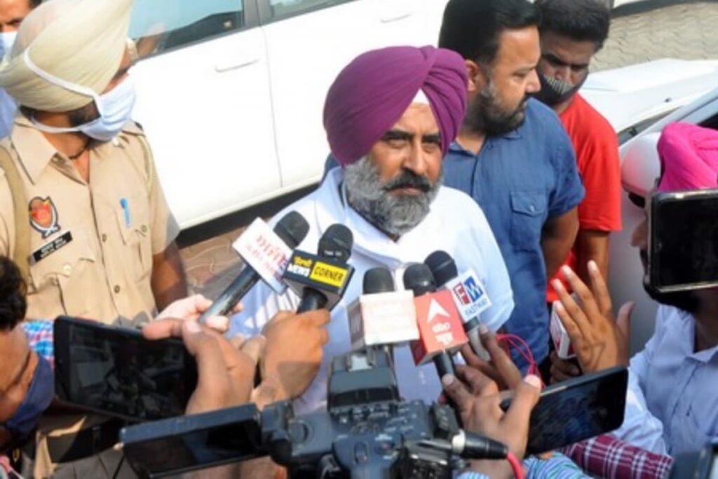 Protesting Teachers Barge into Punjab Minister Pargat Singh's Residence in Jalandhar