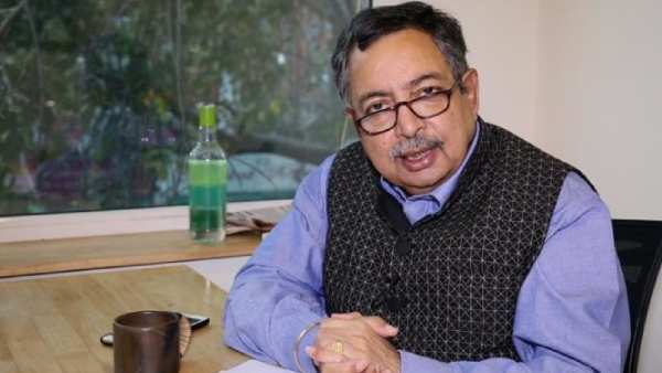 Vinod Dua health update: Veteran journalist remains 'extremely critical and fragile', says daughter Mallika