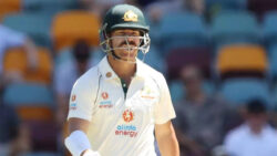 David Warner battles on into sixth Ashes series