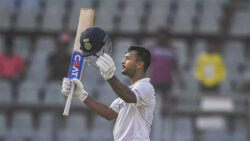 2nd Test: Looking ugly while leaving deliveries is no issue for Mayank Agarwal