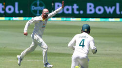 Ashes: Nathan Lyon takes 400th Test wicket