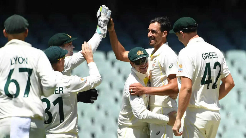 Smith hails 'exceptional' Starc after Australia win second Test