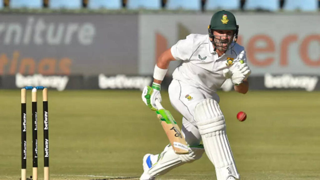 In Pics: Gritty SA stay in the fight against India in first Test