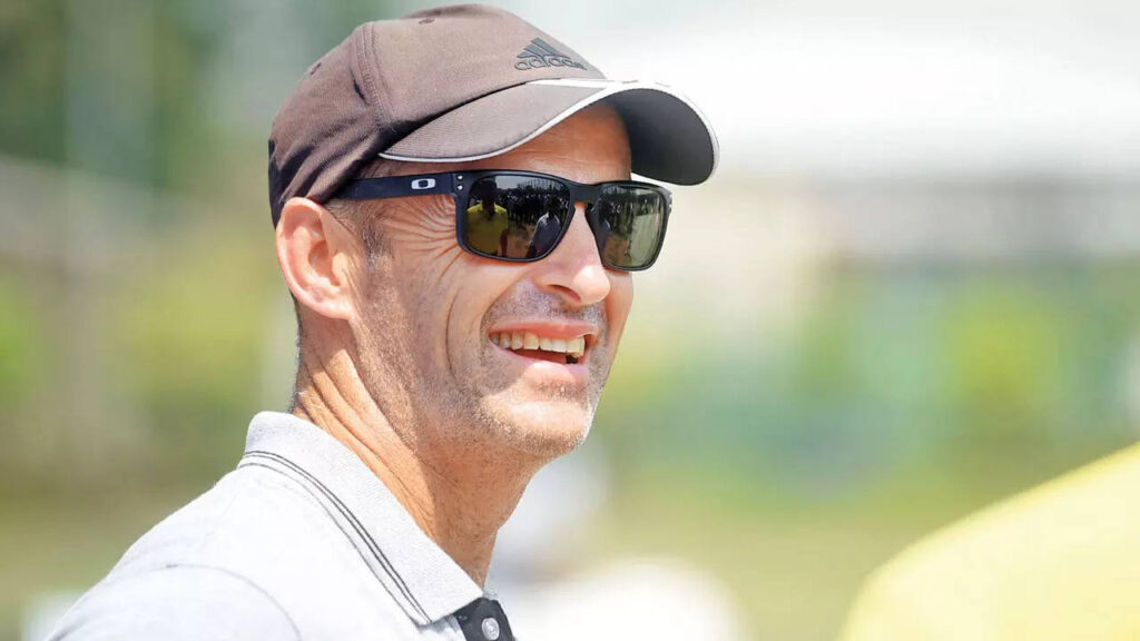 Gary Kirsten seeks England coaching role but only for Test side