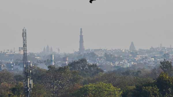 After SC rap on pollution, Delhi Govt to shut schools from tomorrow