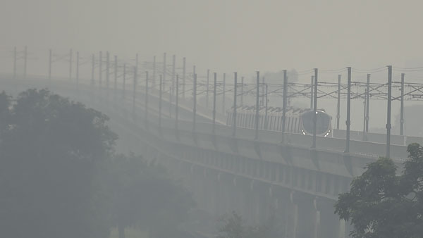 Delhi's overall air quality in 'very poor' category due to low temperature, winds