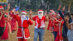 Merry Christmas 2021: Wishes, Quotes, WhatsApp Messages, Status, Greetings For Your Friends and Family